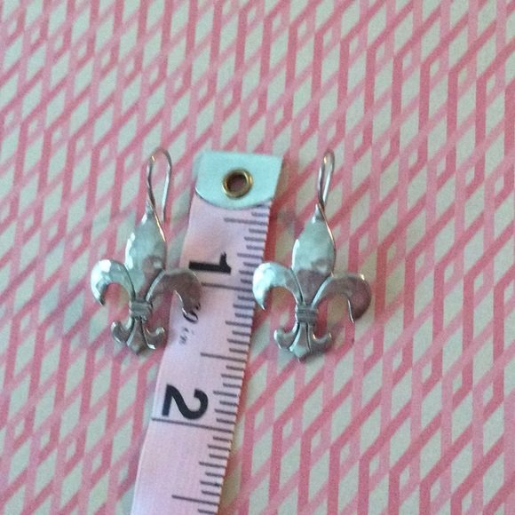 Silver fleur de lysis - Picture 3 of 3